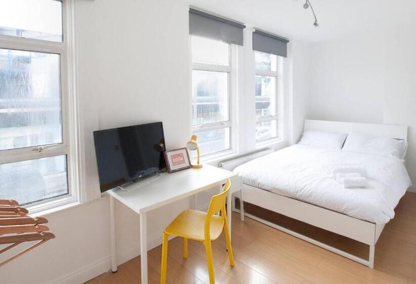 Студия Стандарт, Tooting Broadway Studios & Rooms By Dc London Rooms