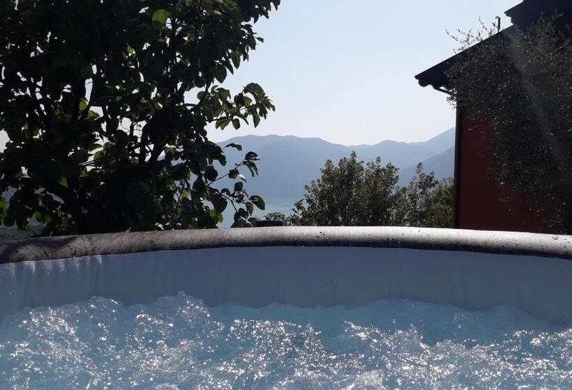 Номер Стандарт Вид на Озеро, Agriturismo Cascina Lert
