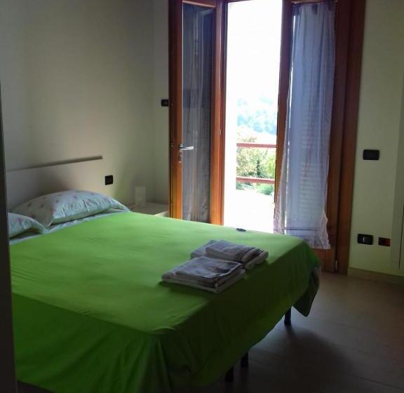 Quarto Estandar Vista Lago, Agriturismo Cascina Lert