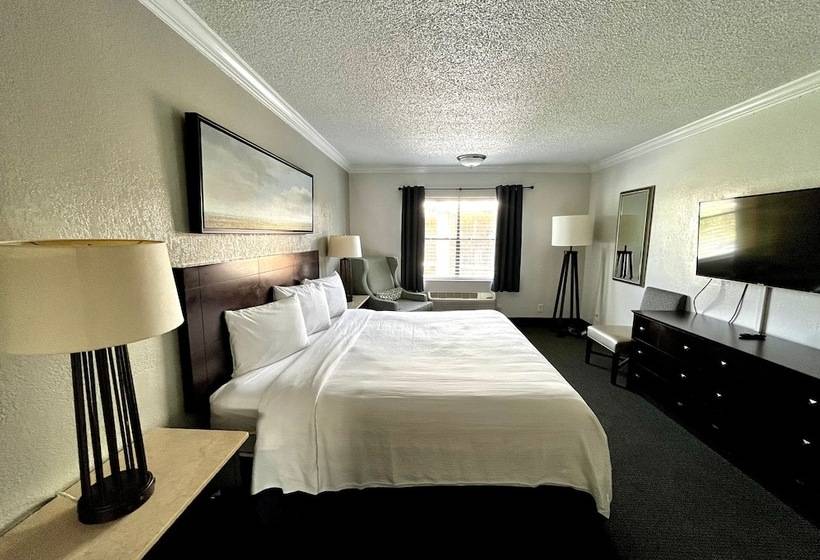 디럭스 스위트 킹 침대, At Home Inn   Pensacola