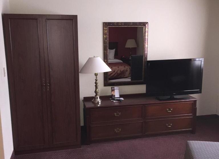 Номер Стандарт, Econo Lodge Whitehall Near Michigan S Adventure