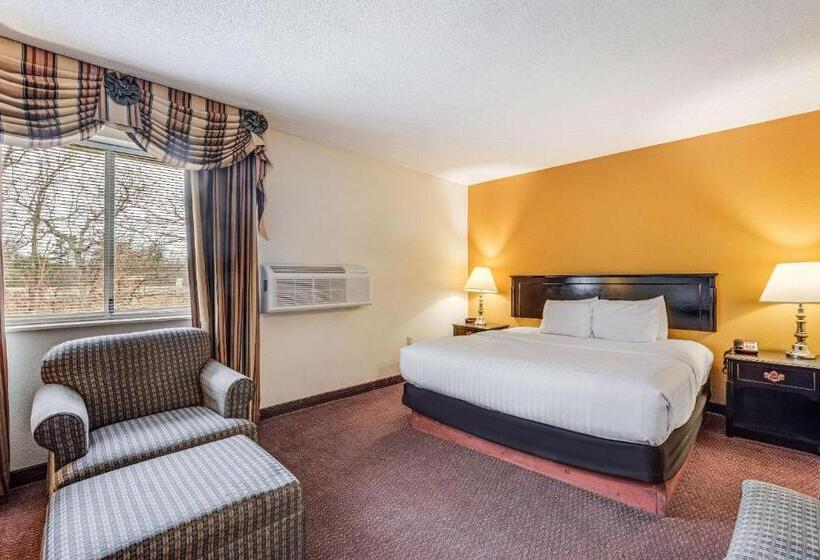 Люкс Deluxe Кровать Кинг, Econo Lodge Whitehall Near Michigan S Adventure