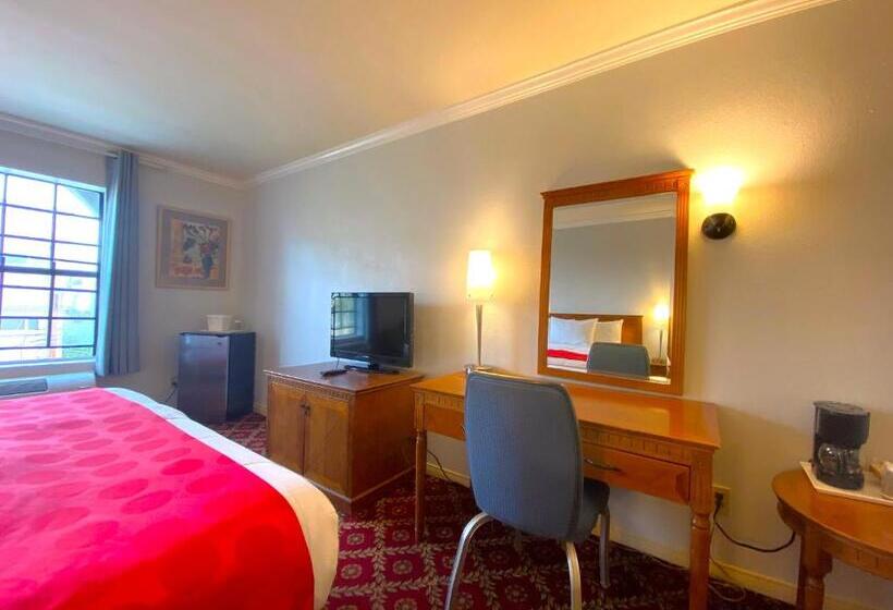 스탠다드 룸 킹사이즈 침대, Ramada By Wyndham Los Angeles/wilshire Center