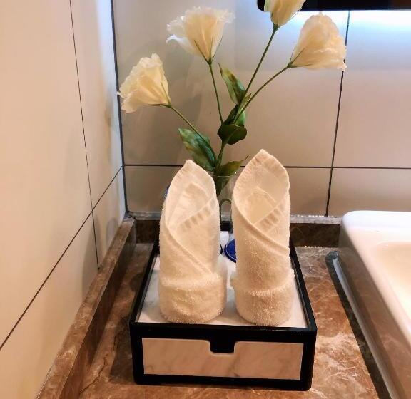 스탠다드 룸 킹사이즈 침대, Holiday Inn Express Liaocheng Chiping, An Ihg