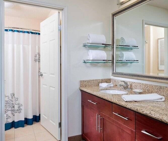Люкс, Residence Inn Madison East