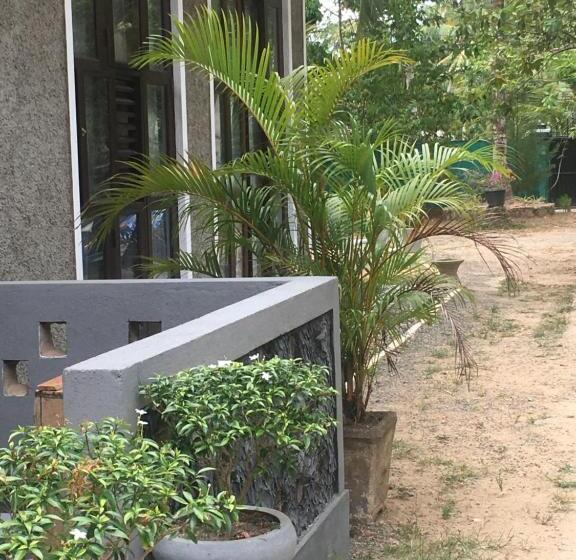 اتاق لوکس, Ruwan Villa Ahangama
