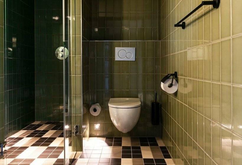 اتاق استاندارد سه نفره, Mai Amsterdam