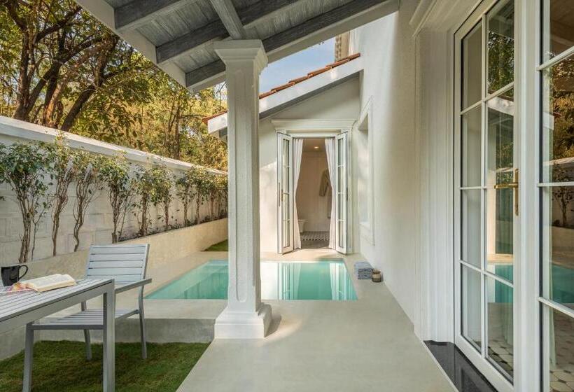 سوئیت جونیور با ماساژ آبی, Mansionhaus