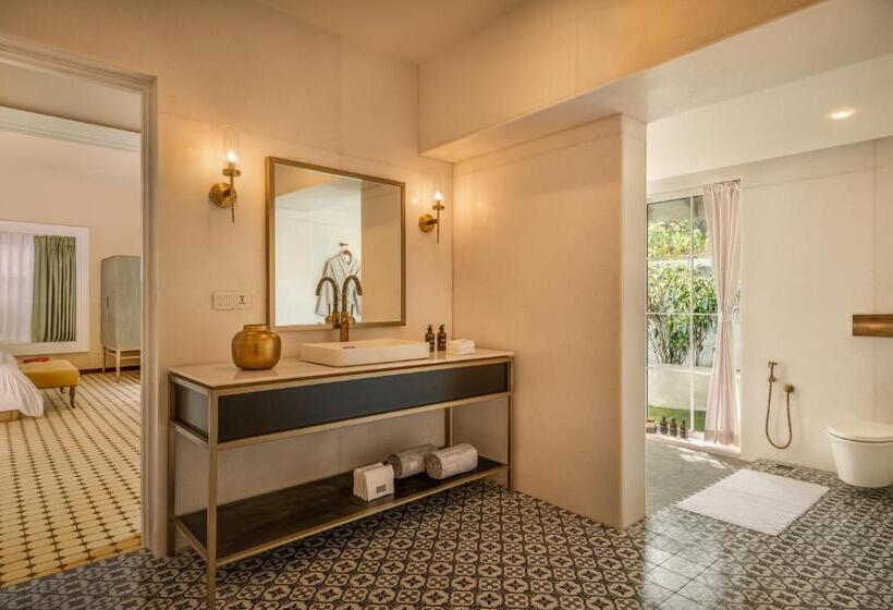سوئیت جونیور با ماساژ آبی, Mansionhaus