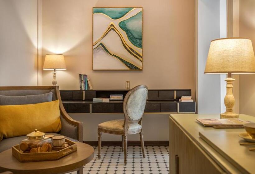 سوئیت جونیور با ماساژ آبی, Mansionhaus