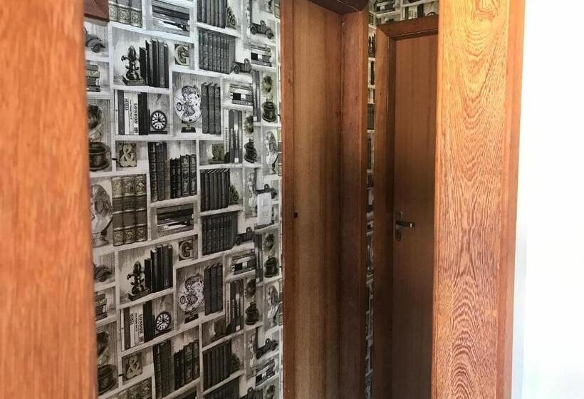 اتاق استاندارد چهار تخته, Regi House Hostel