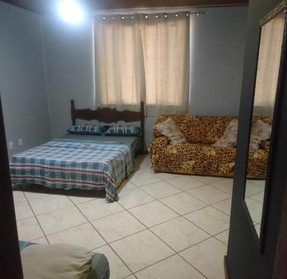 스위트, Regi House Hostel