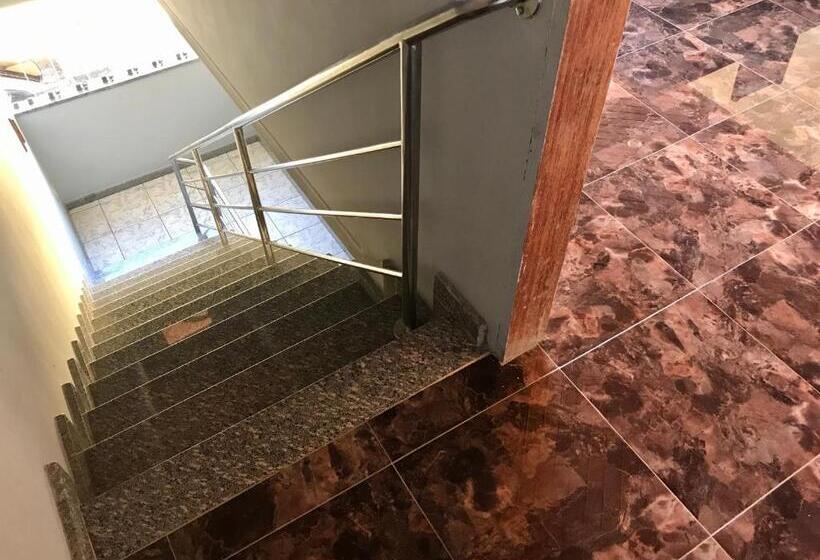 스위트, Regi House Hostel