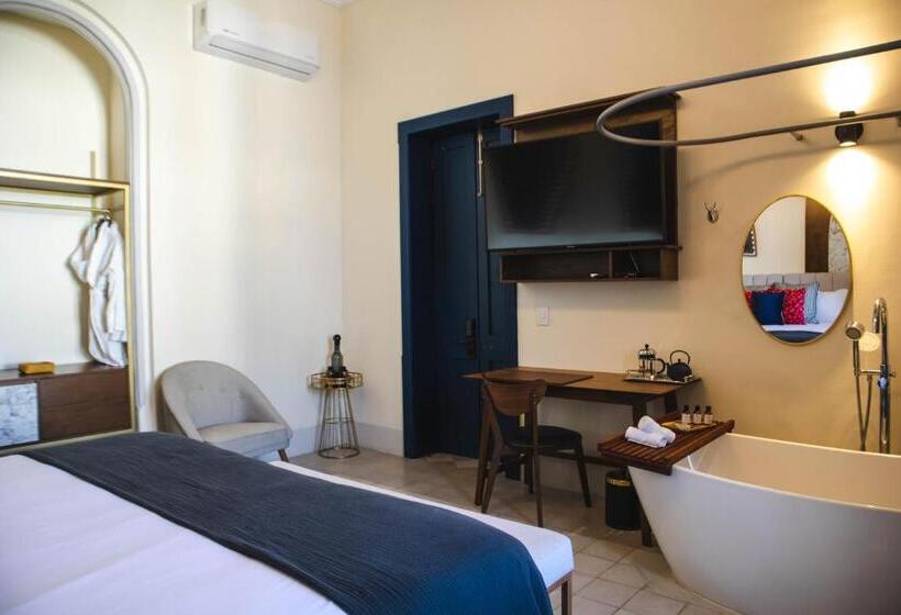 Deluxe Suite King Bed, Gala Hotel Boutique