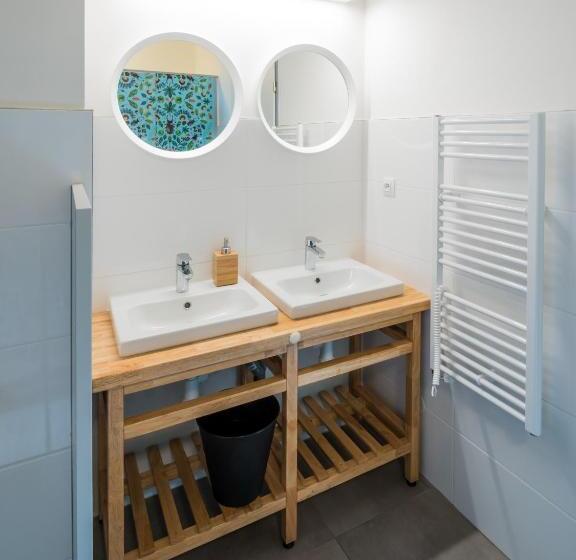 تختخواب در اتاق مشترک, Hostel Zahrada Mikulov