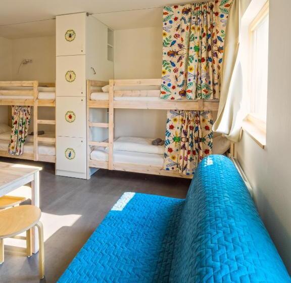 تختخواب در اتاق مشترک, Hostel Zahrada Mikulov