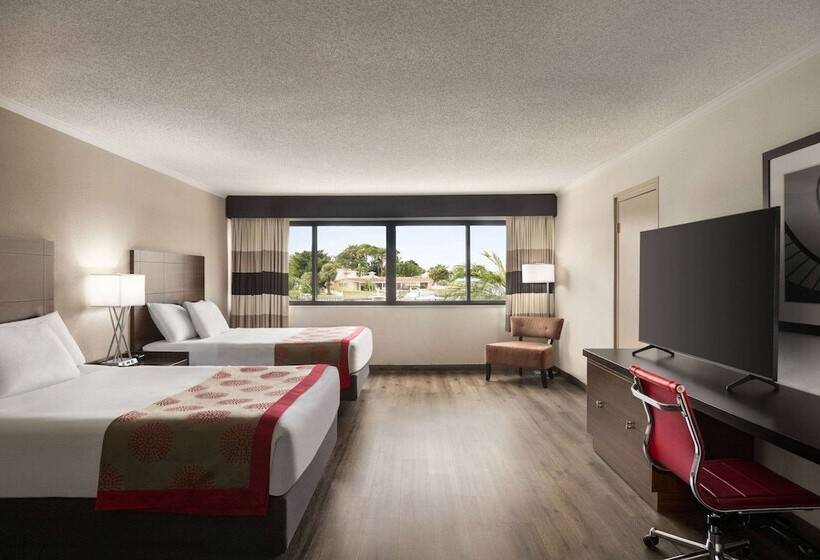 Номер Стандарт 2 Двуспальные Кровати, Ramada By Wyndham Sarasota Waterfront
