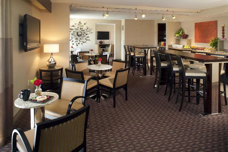 חדר קלאב עם מיטת קינג, Sheraton Albuquerque Uptown By Marriott