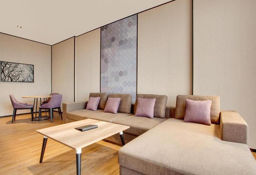 سوییت, Lemon Tree Hotel, Jumeirah Dubai