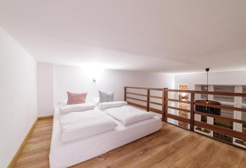 اتاق دوبلکس, 2 Nights Apartments
