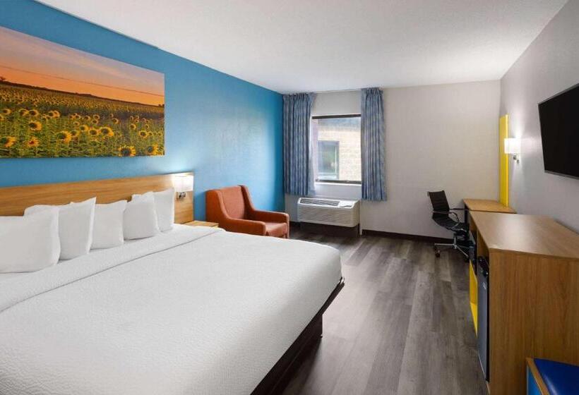 Standardzimmer Kingsize Bett, Days Inn & Suites By Wyndham Northwest Indianapolis