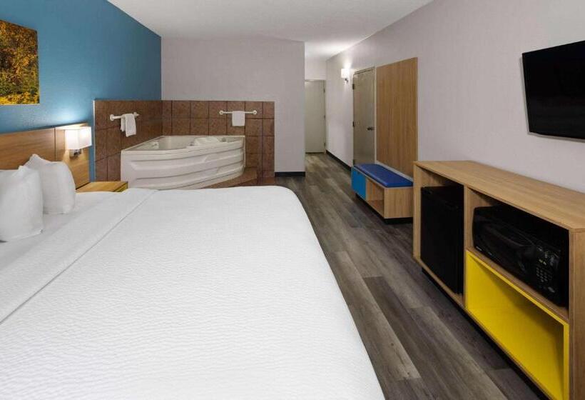 Standard Studio Kingsize Bett, Days Inn & Suites By Wyndham Northwest Indianapolis