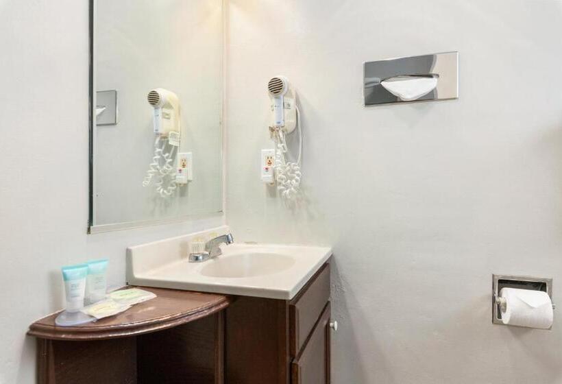 Номер Стандарт, Skylark Shores Resort