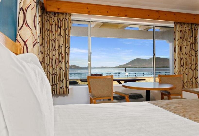 Номер Стандарт Вид на Озеро, Skylark Shores Resort
