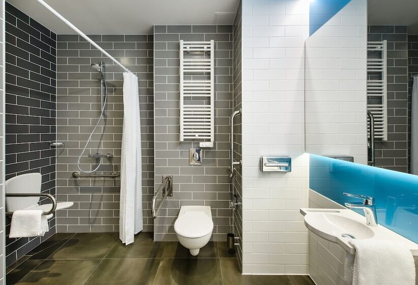اتاق استاندارد, Holiday Inn Express   Rzeszow Airport, An Ihg