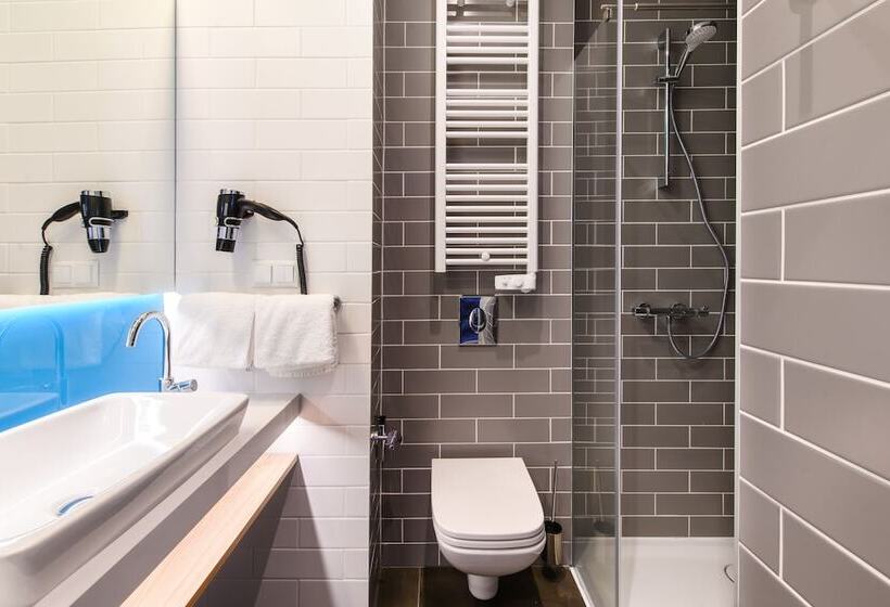اتاق استاندارد, Holiday Inn Express   Rzeszow Airport, An Ihg