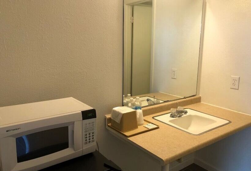 Номер Deluxe, Royal Inn