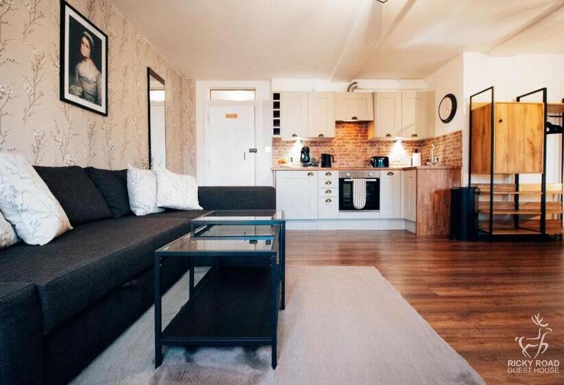 Студия Superior, Ricky Road Guest House   Wizard Studio Room Available To Book Now