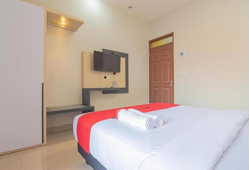 Номер Superior, Reddoorz Plus Near Taman Budaya Samarinda