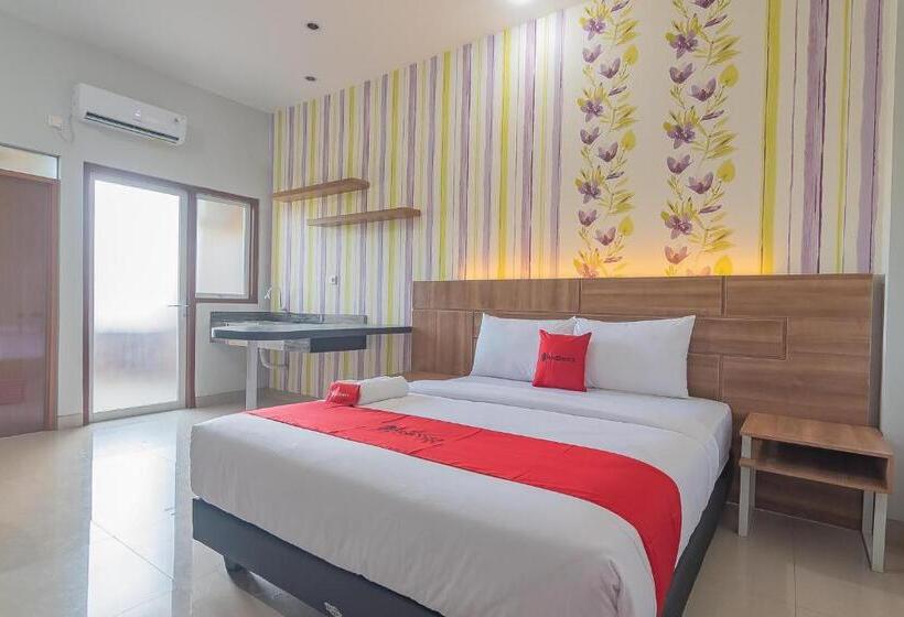 Номер Superior, Reddoorz Plus Near Taman Budaya Samarinda