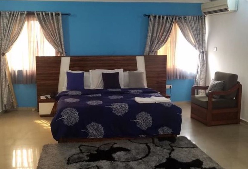 اتاق سوپریور, Joanne's Court