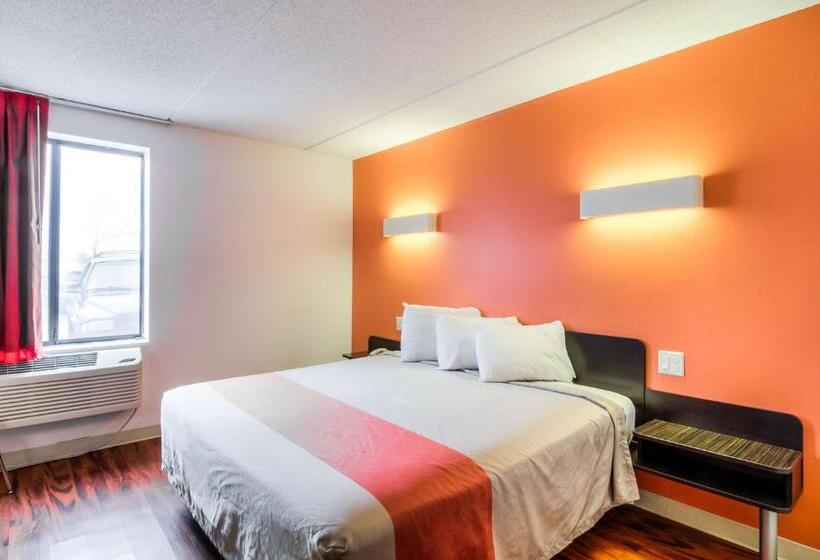 キングサイズベッドのスタンダードルーム, Motel 6 Lansing, Il  Chicago South