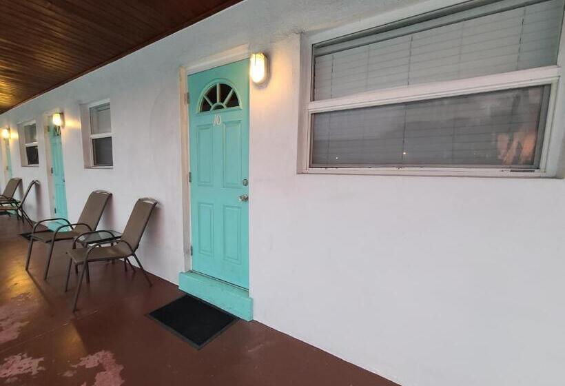 스탠다드 스튜디오, Sun Island Motel