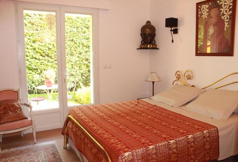 Номер Deluxe, La Villa Topi