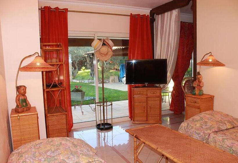 Люкс Deluxe Кровать Кинг, La Villa Topi