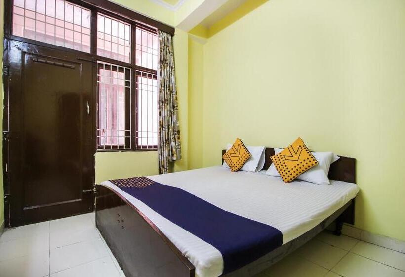 Quarto Triplo Clássico, Kavya Guest House