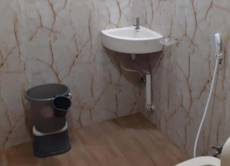اتاق لوکس با تخت بزرگ, Lake Town Guest House