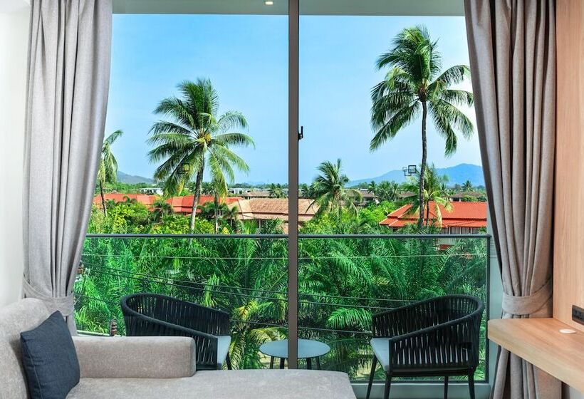 Номер Premium с Балконом, Hilton Garden Inn Phuket, Thailand