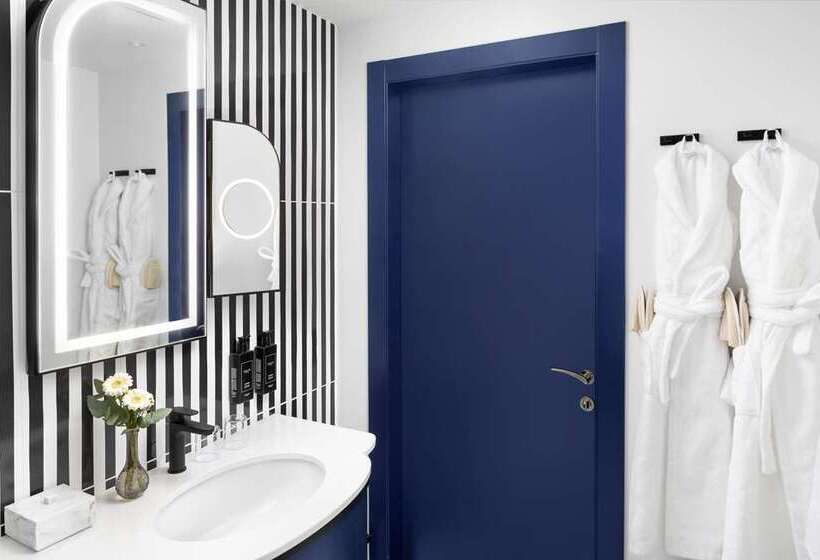 Номер Premium с Балконом, Hilton Garden Inn Phuket, Thailand