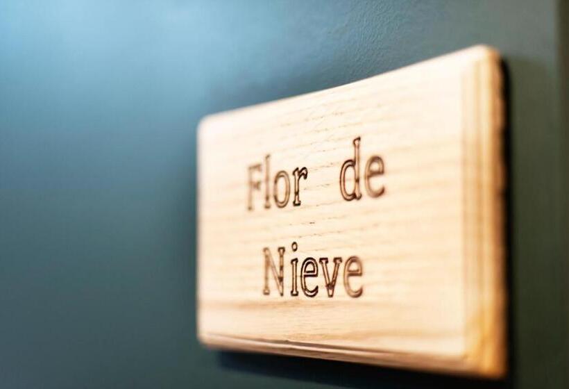 اتاق استاندارد یک نفره, Pura Vida Pirineos