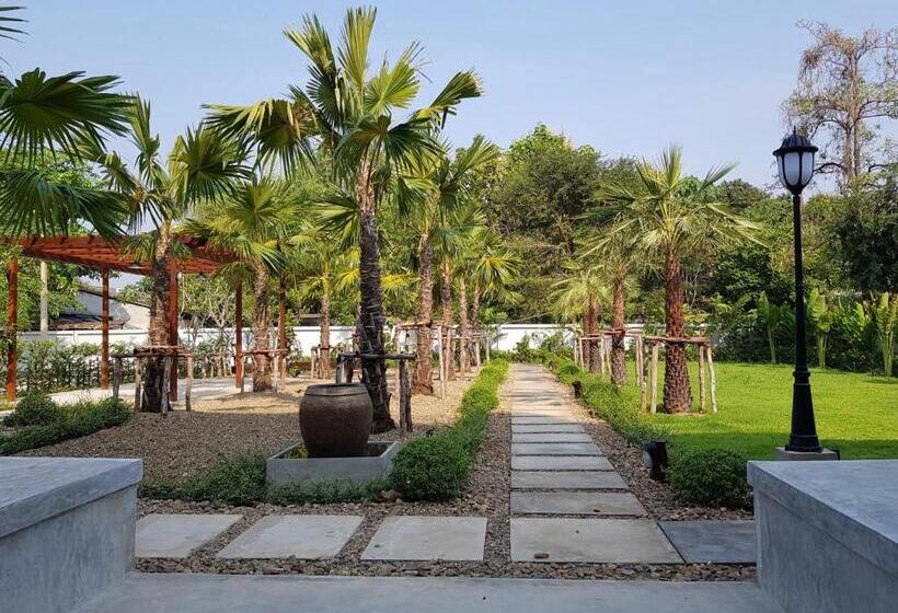 غرفة قياسية مطلّة علي الحديقة, Chez Bure   Bure Homestay