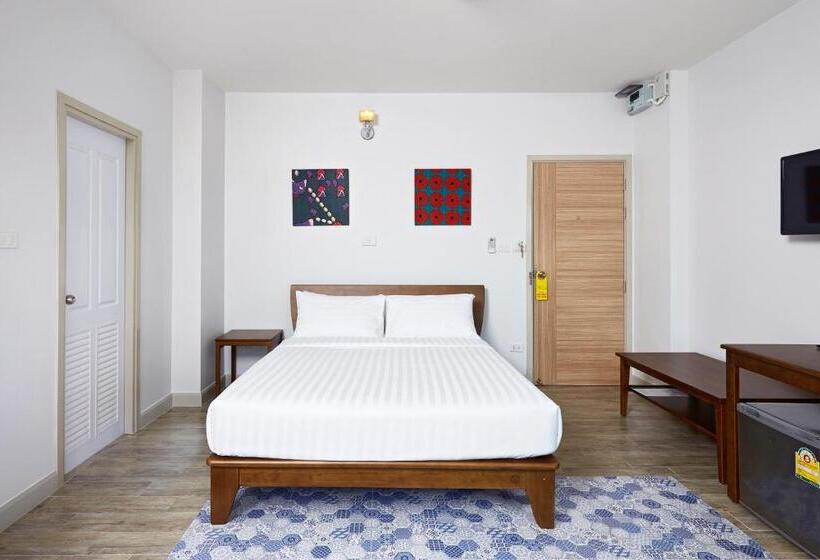 غرفة قياسية مطلّة علي الحديقة, Chez Bure   Bure Homestay
