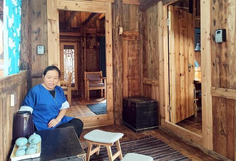 标准间, Lost World Sanjiang Guest House