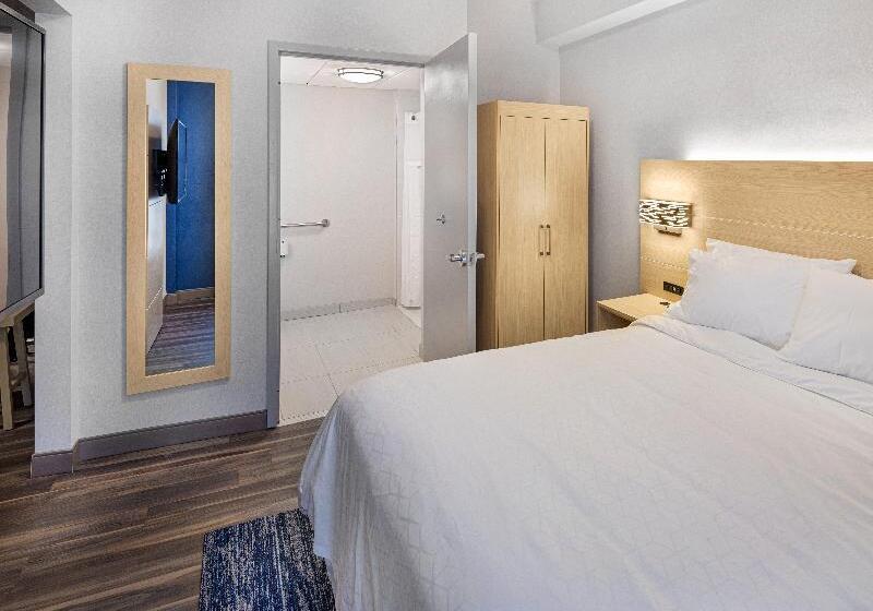 キングサイズベッドのスタンダードルーム, Holiday Inn Express & Suites   Atlanta Downtown, An Ihg