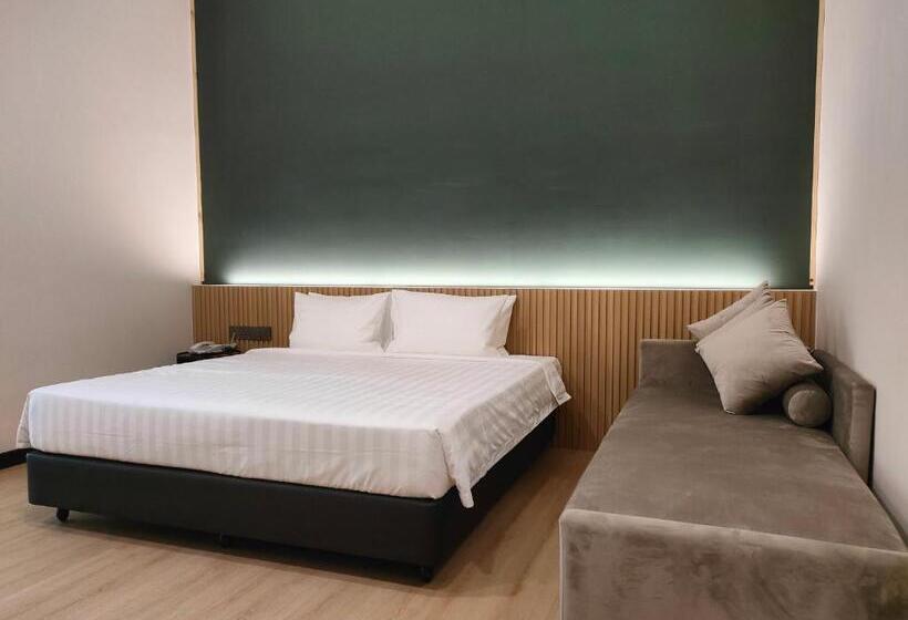 Полулюкс, Urban Inn Alor Setar