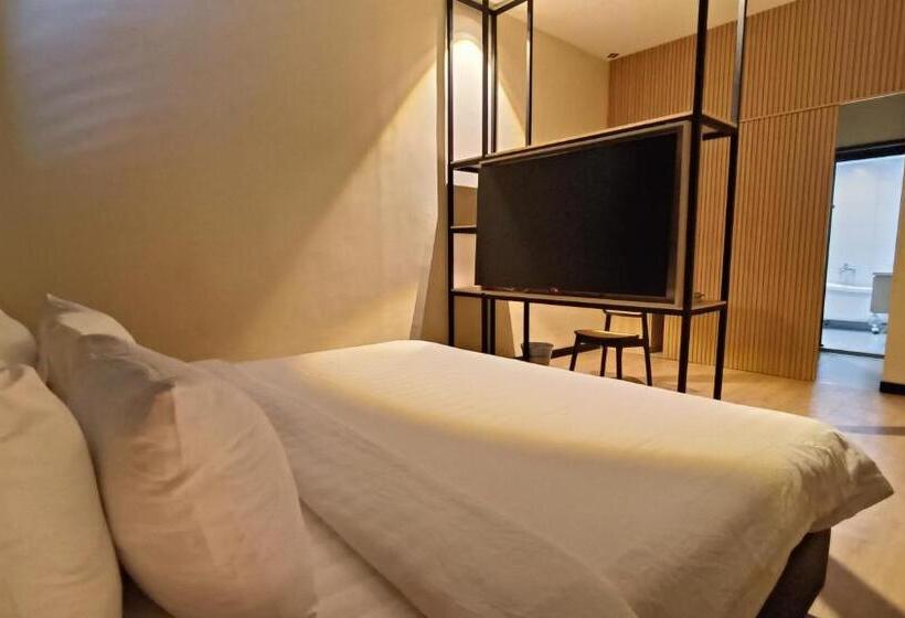 Президентский Люкс, Urban Inn Alor Setar